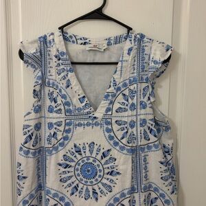 Vineyard Vines White Sleeveless V-Neck Top with Blue Medallion Print